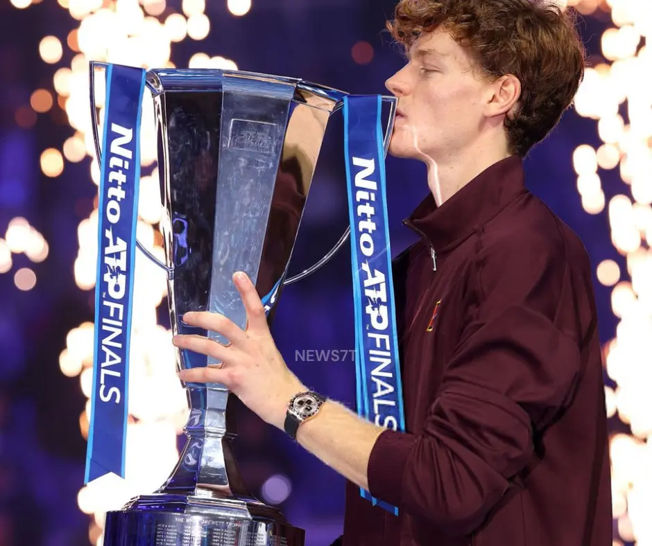 Jannik Sinner Stuns World No.1 Carlos Alcaraz, Clinches Thrilling ATP Finals 2025 Title (photo 2)