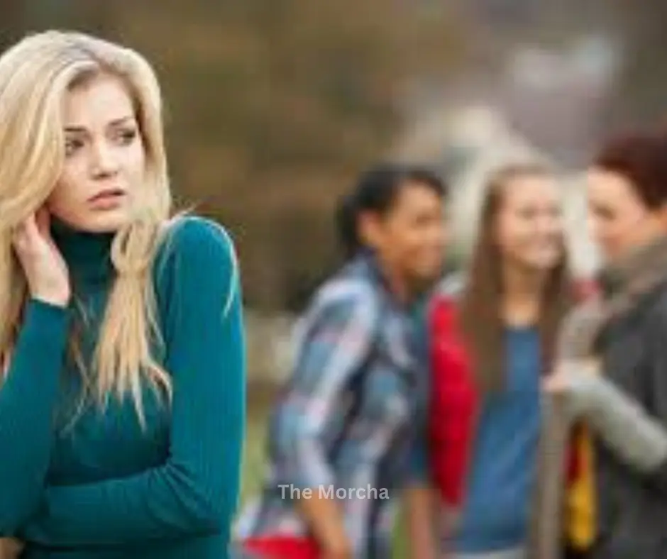 Social Media’s Hidden Reason Being “Too Attractive” Reduces Likes (photo 4)