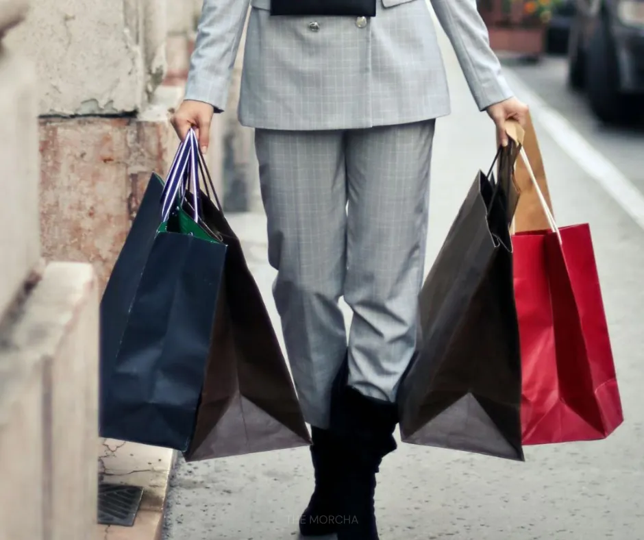 Midnight Shopping Madness: The Shocking Impact of Late-Night E-commerce on Your Mind and Wallet (photo 2)