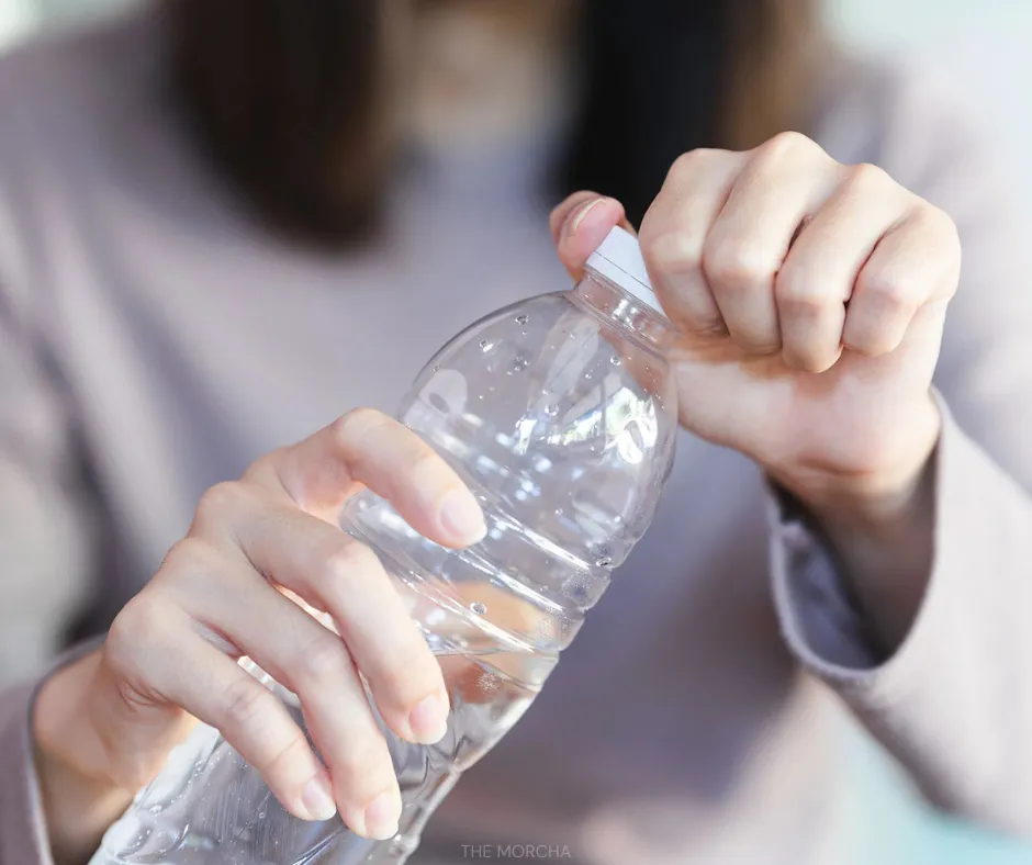 Water Bottle Illness Risk: The Ultimate Guide to Why Daily Cleaning Is Absolutely Essential for Health & Hygiene (photo 2)