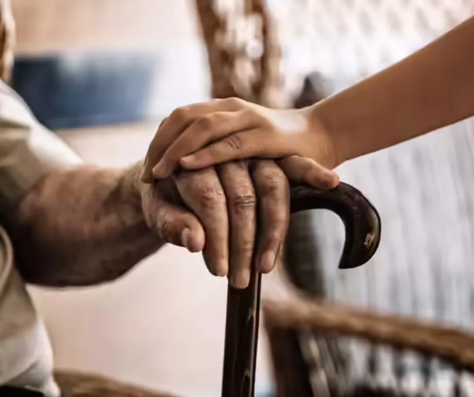 Elderly Winter Care: Comprehensive Guide to Health, Safety, and Emotional Wellbeing (photo 4)