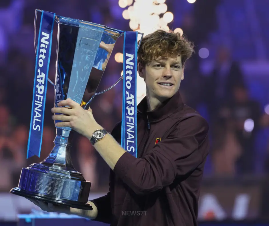 Jannik Sinner Stuns World No.1 Carlos Alcaraz, Clinches Thrilling ATP Finals 2025 Title (photo 4)